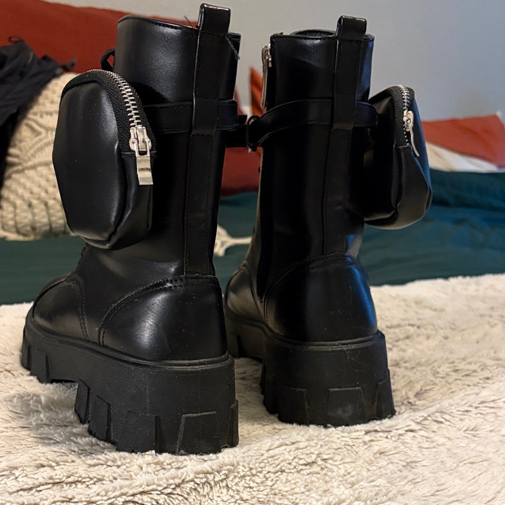 Cape Robbin Black Lace-Up Combat Boots with Removable Zip Pocket - Picture 7 of 8